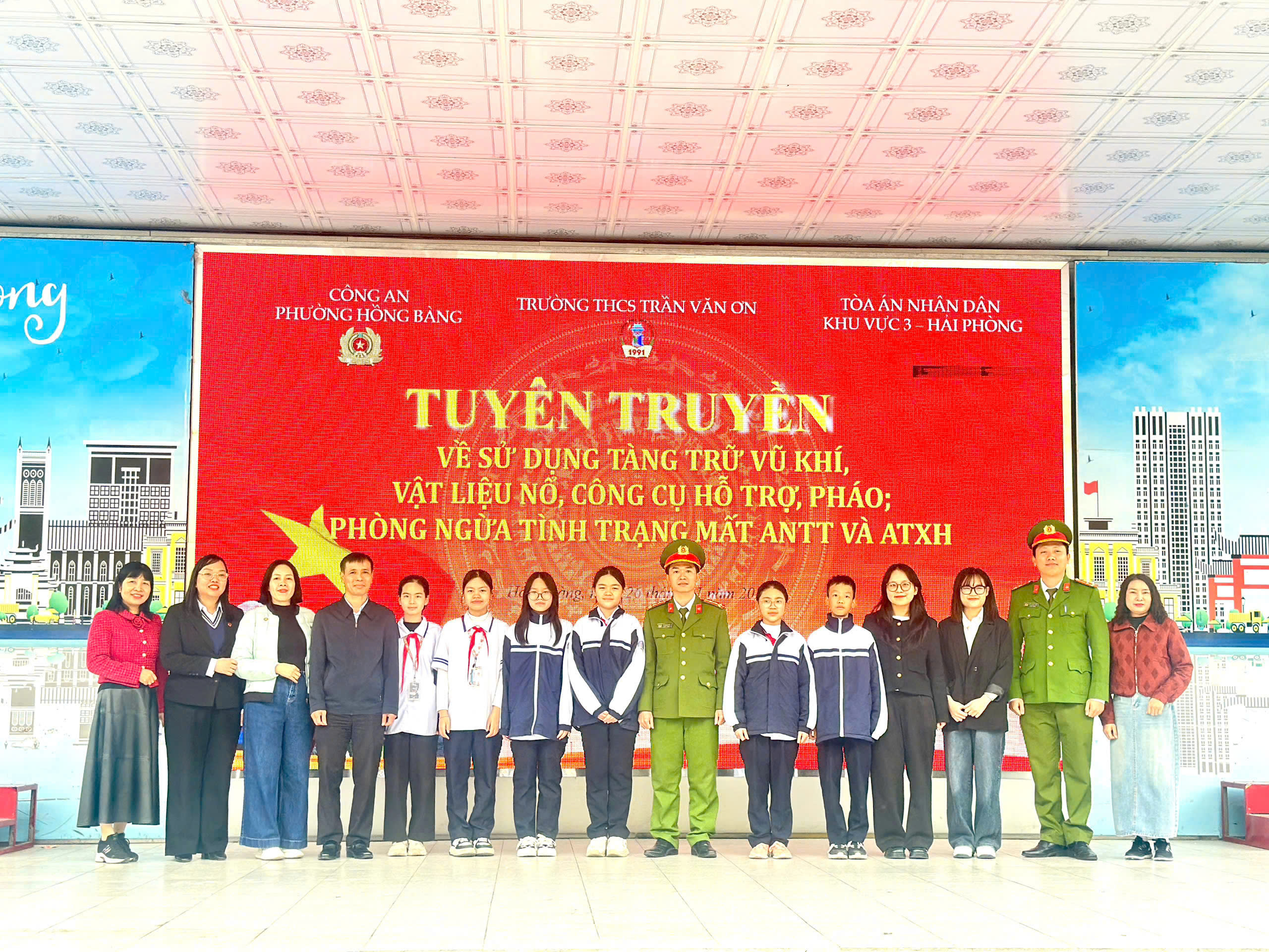 Công an phường Hồng Bàng tăng cường tuyên truyền pháp luật tại các trường học